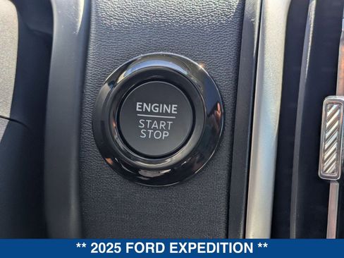 New 2025 Ford Expedition Active image 37