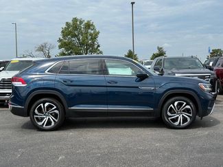 Used 2021 Volkswagen Atlas Cross Sport SEL Premium w/ Cross Sport MDO Package image 1