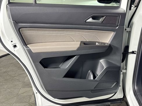 Used 2023 Volkswagen Atlas Cross Sport SE w/ Panoramic Sunroof Package image 20