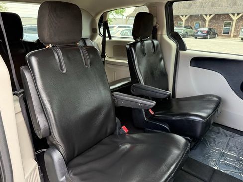 Used 2016 Dodge Grand Caravan SE w/ Quick Order Package 29E SE FWD image 17