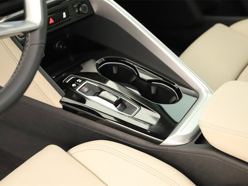 New 2025 Audi Q5 Prestige image 17