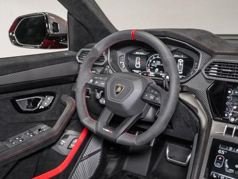 Used 2024 Lamborghini Urus Performante AWD/4WD image 31