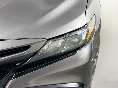 Used 2023 Toyota Camry SE image 11