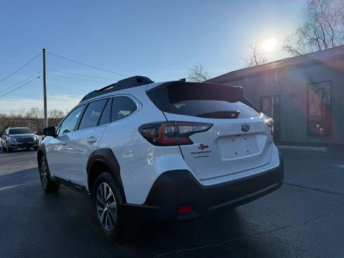 Used 2025 Subaru Outback Premium image 4