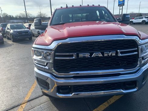 Used 2024 RAM 2500 Tradesman w/ Chrome Appearance Group image 8