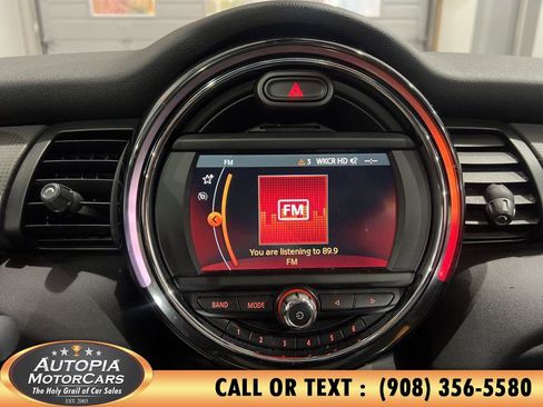 Used 2019 MINI Cooper 2-Door Hardtop w/ Storage Package image 24