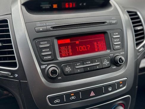 Used 2015 Kia Sorento LX image 18