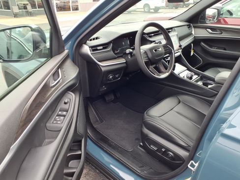 New 2026 Jeep Grand Cherokee L Limited AWD/4WD image 6