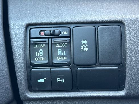 Used 2012 Honda Odyssey Touring image 32