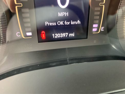 Used 2020 Jeep Cherokee Latitude Plus w/ Comfort/Convenience Group image 16