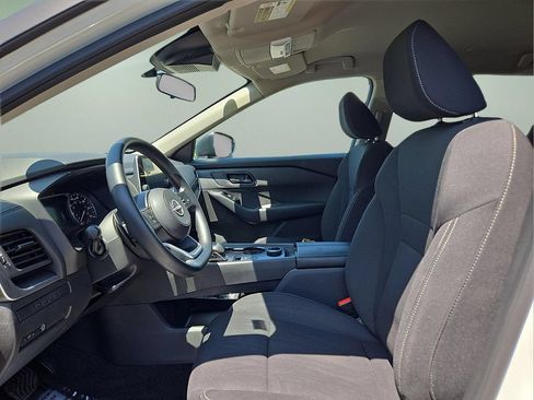 Used 2024 Nissan Rogue S AWD/4WD image 11