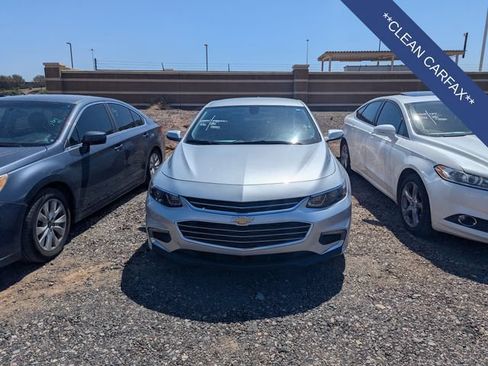 Used 2018 Chevrolet Malibu LT FWD image 3