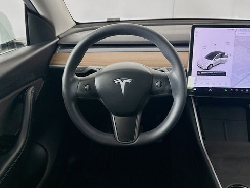Used 2020 Tesla Model Y Long Range image 16