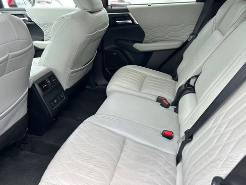 Used 2025 Mitsubishi Outlander SEL AWD/4WD image 17