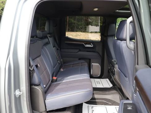 Used 2025 Chevrolet Silverado 1500 High Country w/ High Country Premium Package AWD/4WD image 26