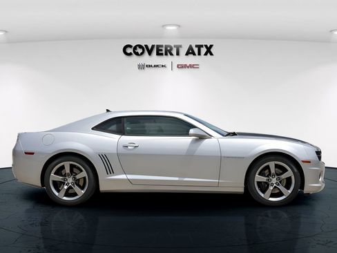 Used 2010 Chevrolet Camaro SS w/ RS Package RWD image 8