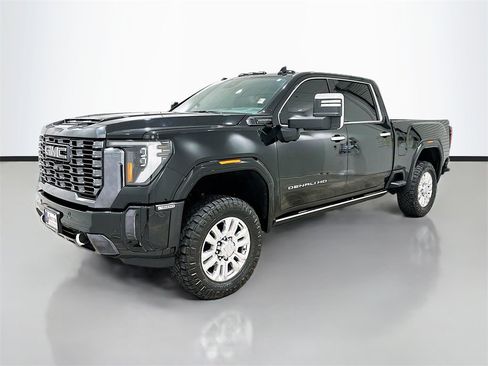 Used 2024 GMC Sierra 2500 Denali Ultimate image 3