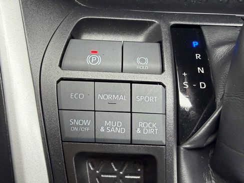 Certified 2025 Toyota RAV4 XLE image 25