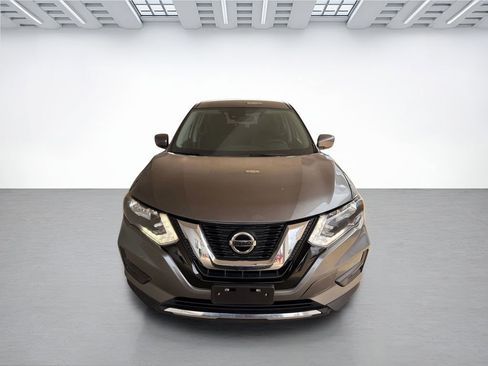 Used 2018 Nissan Rogue S FWD image 3