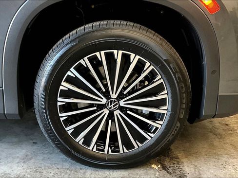 New 2025 Volkswagen Tiguan S image 8