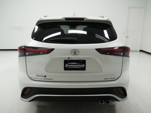 Used 2021 Toyota Highlander XSE image 5