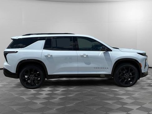 New 2026 Chevrolet Traverse RS w/ LPO, Floor Liner Package AWD/4WD image 6