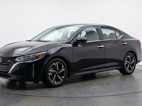 Used 2025 Nissan Sentra SV FWD image 3
