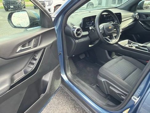Used 2026 Chevrolet Equinox LT AWD/4WD image 36