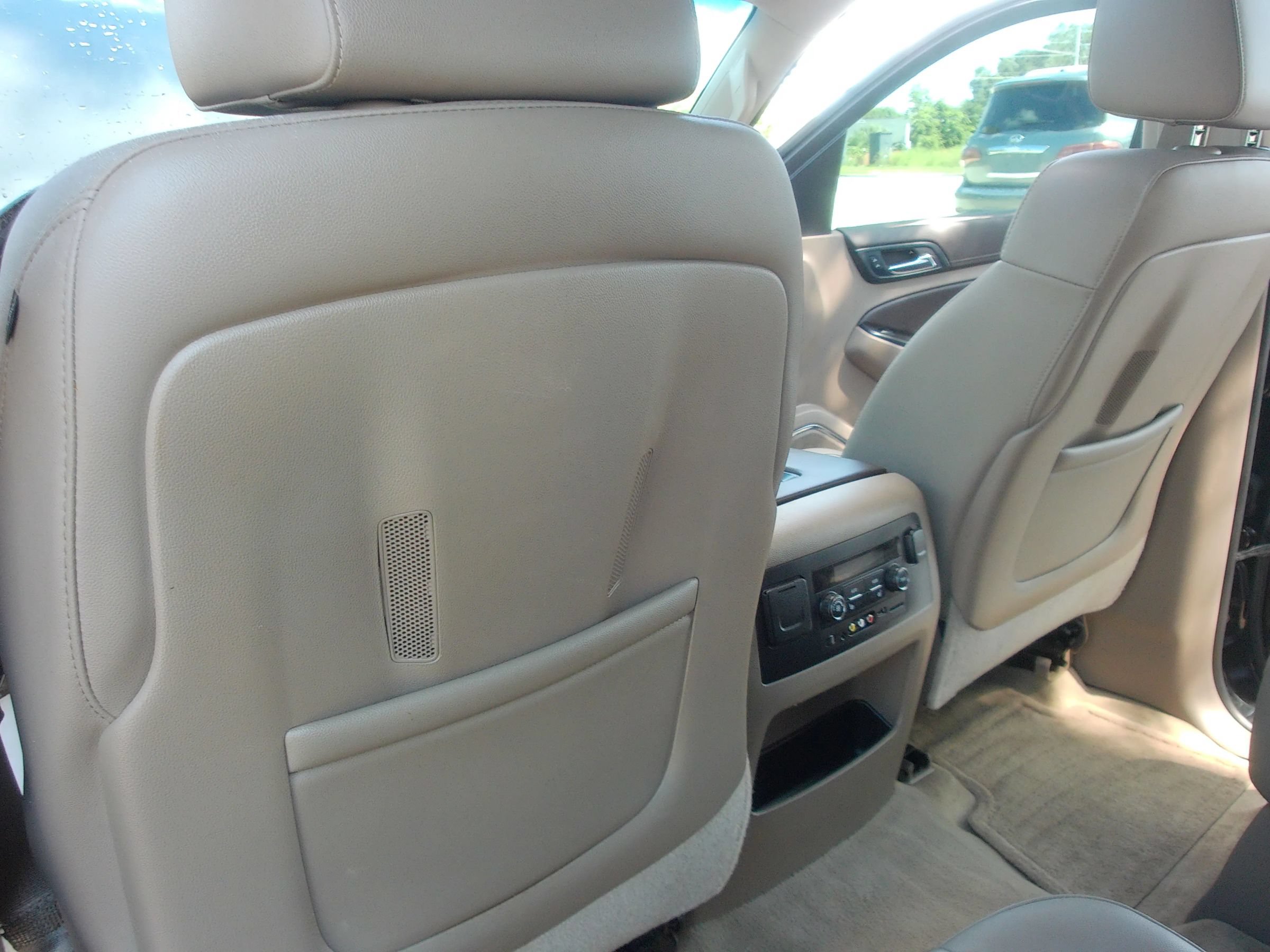 Used 2015 Chevrolet Suburban LTZ RWD image 34