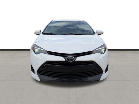 Used 2017 Toyota Corolla LE image 2