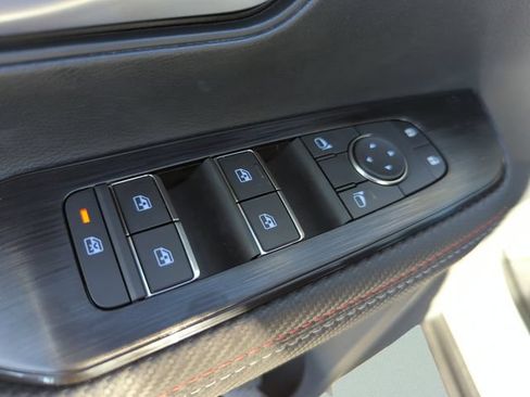 New 2026 Nissan Kicks SR FWD image 22