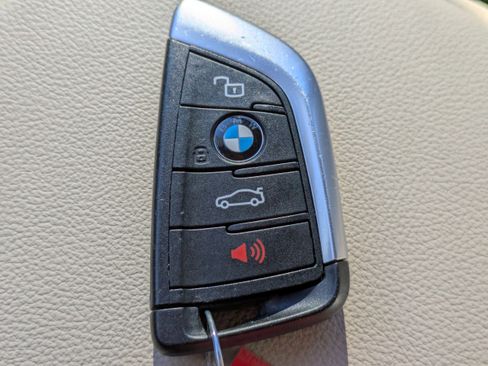 Used 2023 BMW 330i 330i w/ Driving Assistance Package image 33