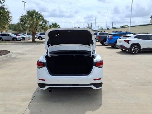 Used 2024 Nissan Sentra SR w/ SR Premium Package FWD image 20