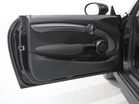 Certified 2023 MINI Cooper S image 4