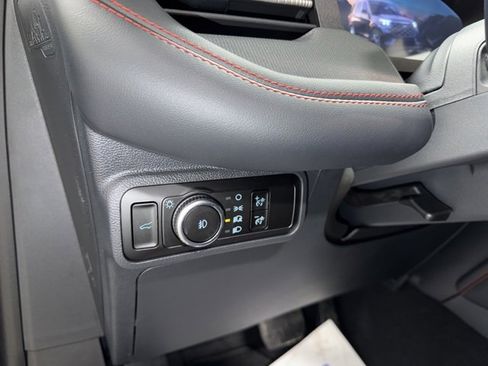 New 2026 Ford Explorer ST-Line w/ ST-Line Street Pack image 15