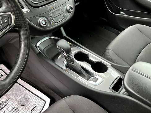 Used 2024 Chevrolet Malibu LT image 16