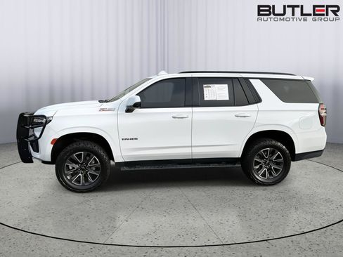 Used 2023 Chevrolet Tahoe Z71 w/ Luxury Package AWD/4WD image 3