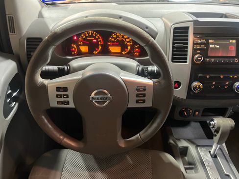 Used 2013 Nissan Frontier SV AWD/4WD image 20