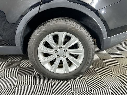 Used 2019 Land Rover Discovery Sport SE image 33