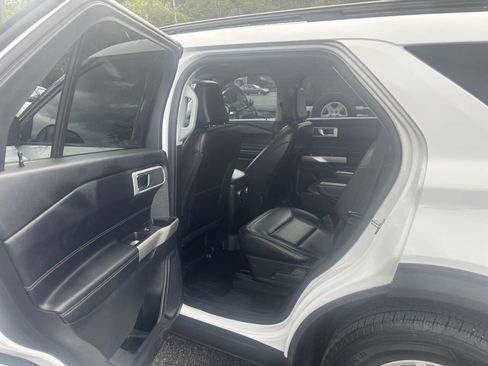 Used 2021 Ford Explorer XLT w/ Equipment Group 202A image 13