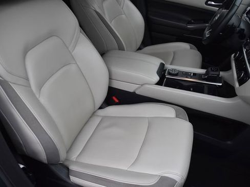 Used 2023 Nissan Pathfinder SL w/ SL Premium Package image 32