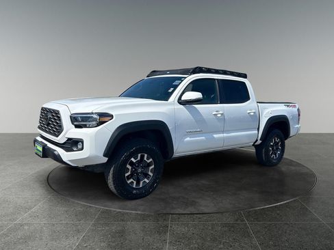 Used 2023 Toyota Tacoma TRD Off-Road w/ Technology Package AWD/4WD image 3