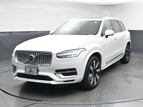Used 2024 Volvo XC90 T8 Ultimate w/ Lounge Package AWD/4WD image 3