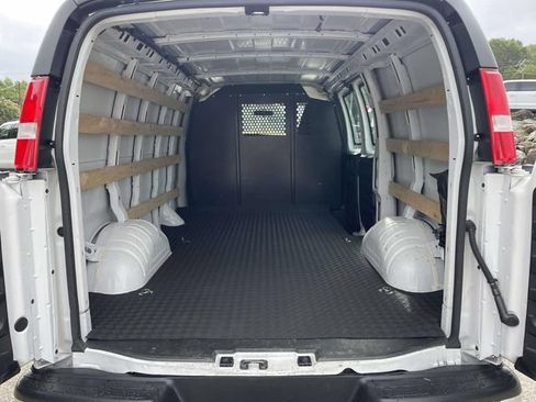 Used 2025 Chevrolet Express 2500 w/ Driver Convenience Package RWD image 11