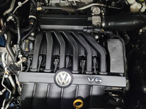 Used 2020 Volkswagen Atlas Cross Sport SEL R-Line image 30