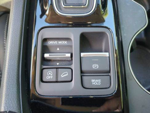 Used 2025 Honda Pilot EX-L image 28