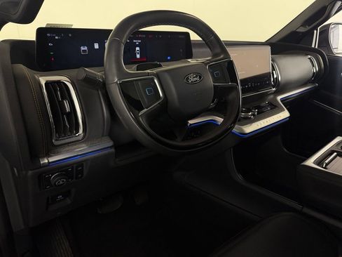Used 2025 Ford Expedition Tremor AWD/4WD image 21