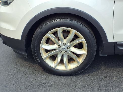 Used 2013 Ford Explorer XLT AWD/4WD image 28