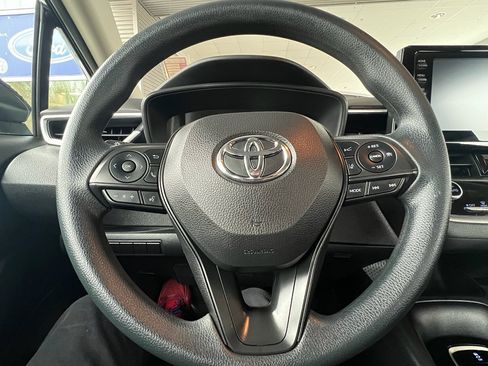 Used 2022 Toyota Corolla LE image 18