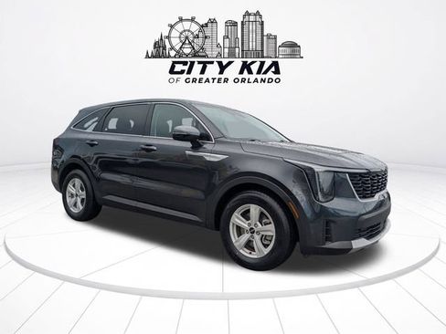Certified 2024 Kia Sorento LX FWD image 9